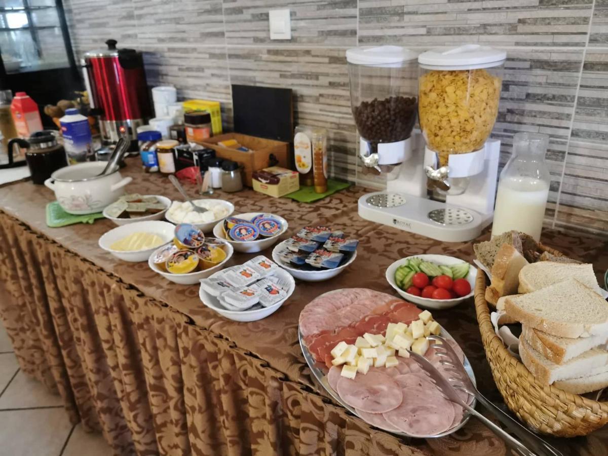 Guesthouse Prenocisca Sirec プトゥイ エクステリア 写真