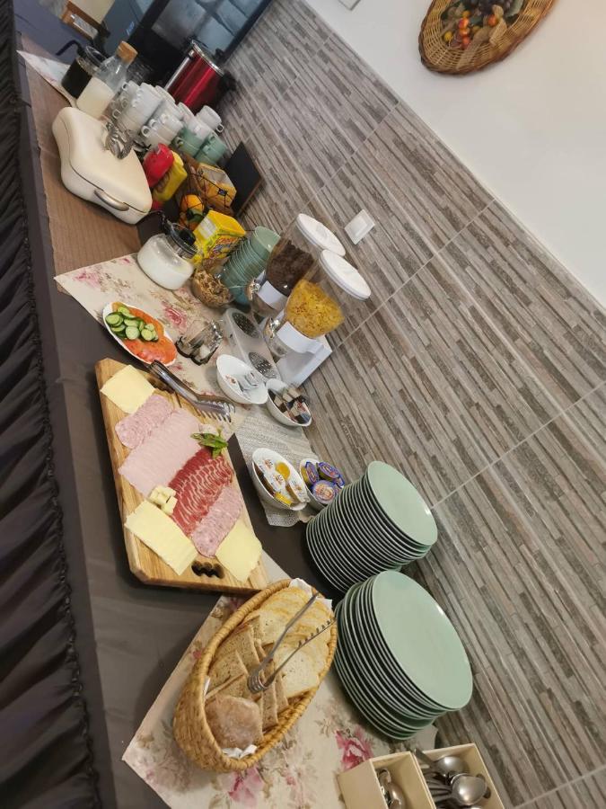 Guesthouse Prenocisca Sirec プトゥイ エクステリア 写真