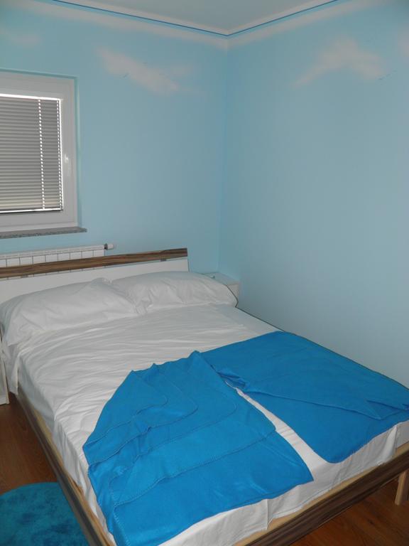 Guesthouse Prenocisca Sirec プトゥイ 部屋 写真