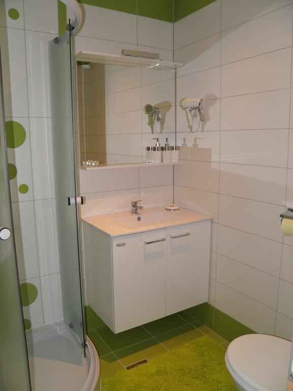 Guesthouse Prenocisca Sirec プトゥイ 部屋 写真