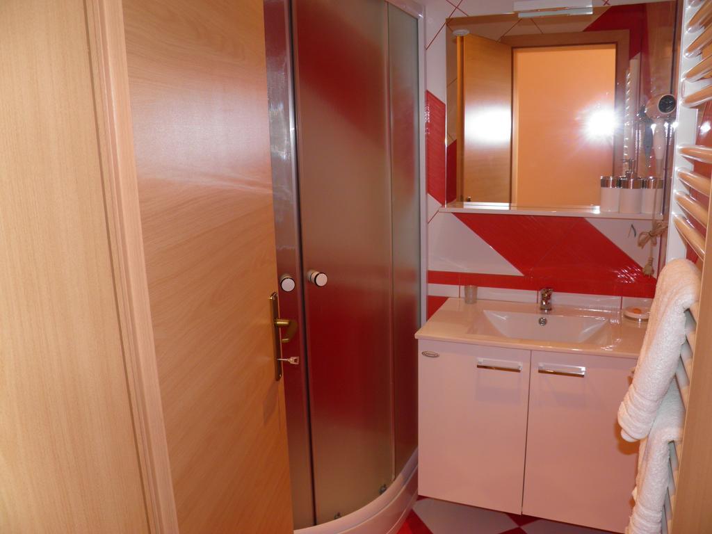 Guesthouse Prenocisca Sirec プトゥイ 部屋 写真