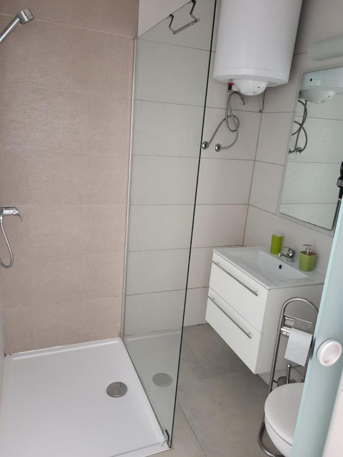 Guesthouse Prenocisca Sirec プトゥイ エクステリア 写真
