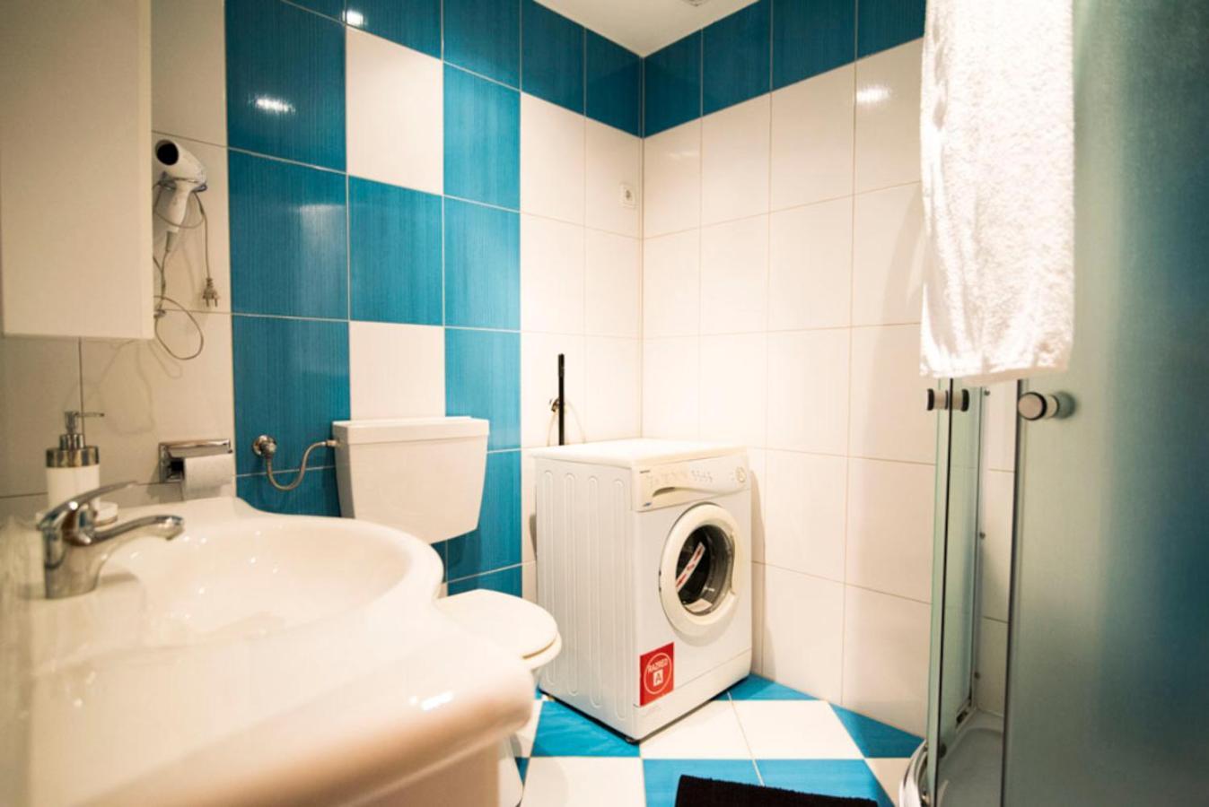 Guesthouse Prenocisca Sirec プトゥイ エクステリア 写真