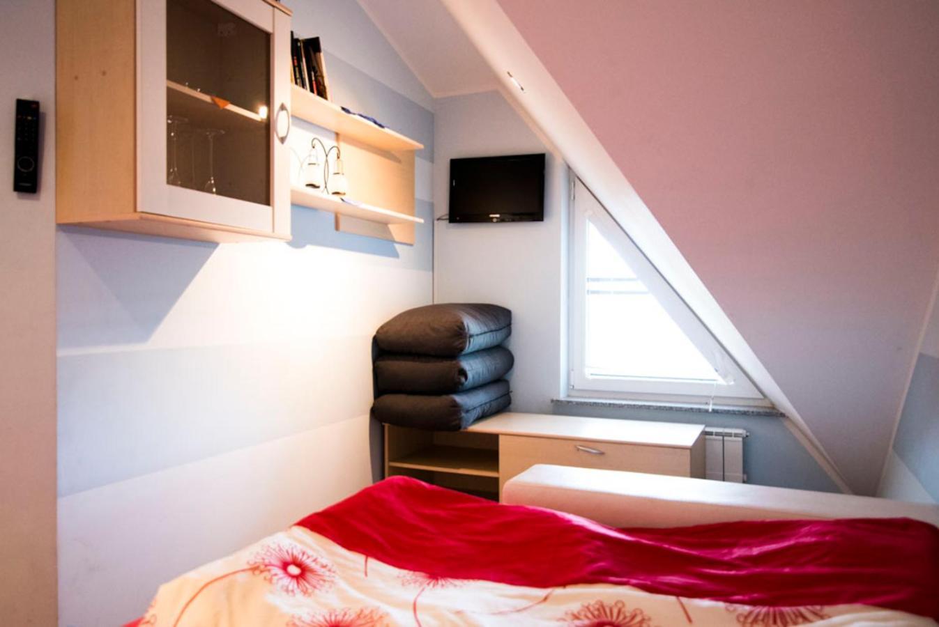 Guesthouse Prenocisca Sirec プトゥイ エクステリア 写真