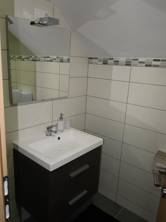 Guesthouse Prenocisca Sirec プトゥイ エクステリア 写真