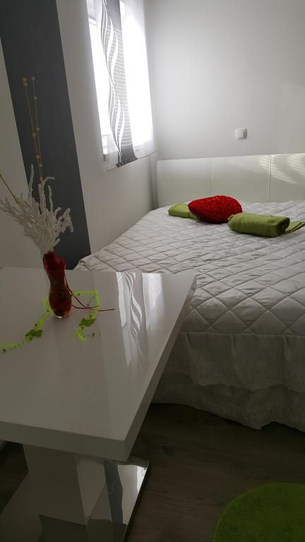 Guesthouse Prenocisca Sirec プトゥイ エクステリア 写真