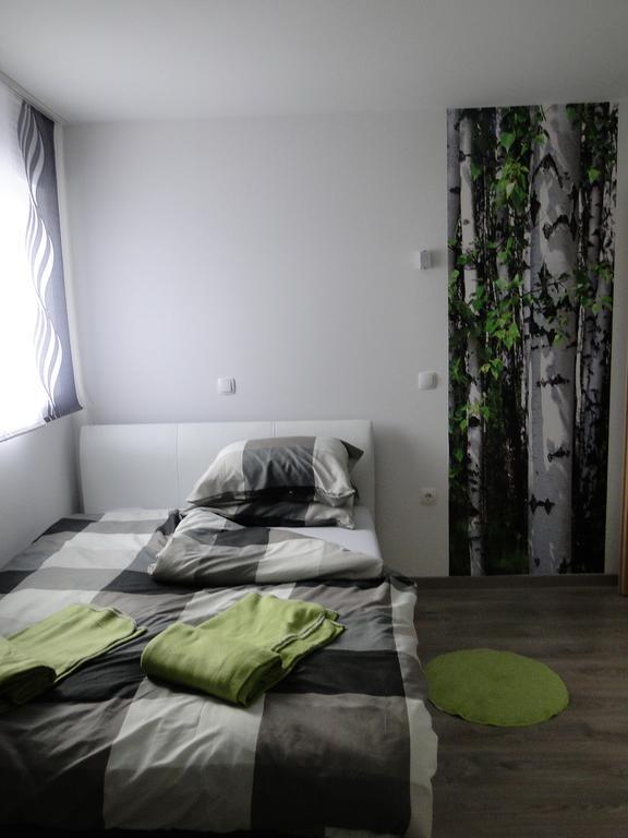 Guesthouse Prenocisca Sirec プトゥイ エクステリア 写真