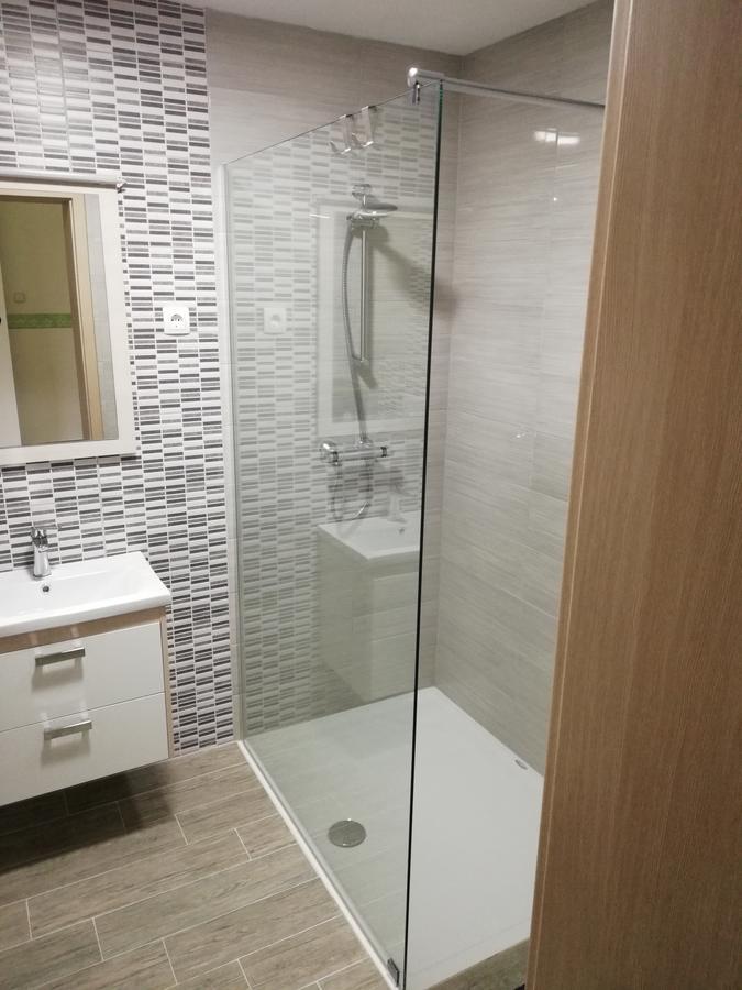 Guesthouse Prenocisca Sirec プトゥイ エクステリア 写真
