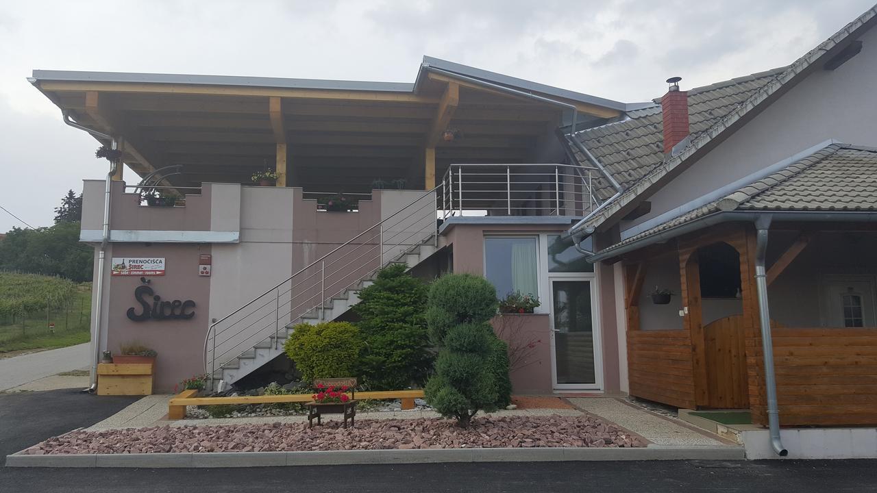 Guesthouse Prenocisca Sirec プトゥイ エクステリア 写真