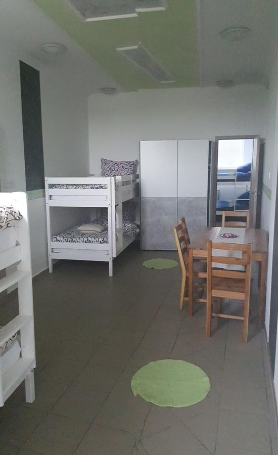 Guesthouse Prenocisca Sirec プトゥイ エクステリア 写真