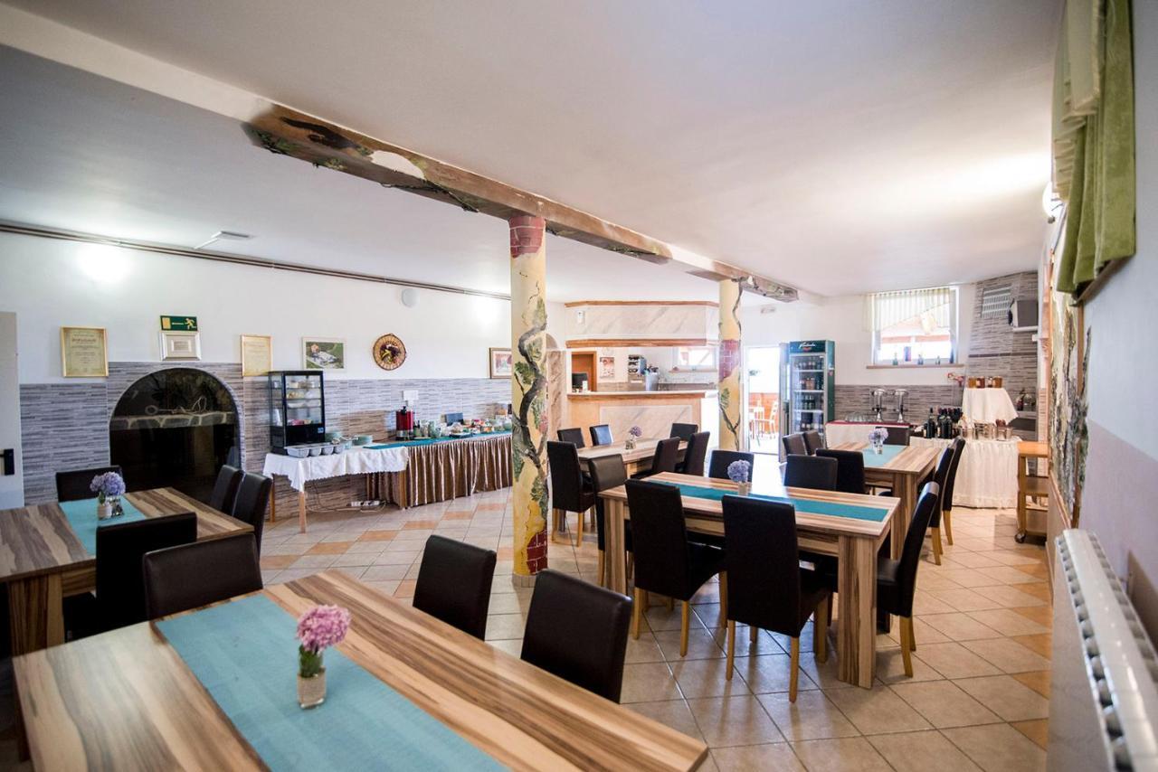 Guesthouse Prenocisca Sirec プトゥイ エクステリア 写真